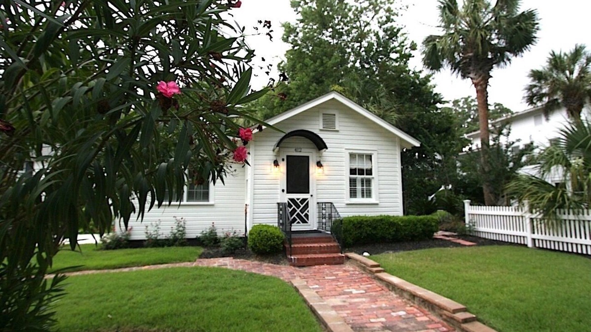The Point Cottage | Historic Bonny Cottage in downtown Beaufort SC