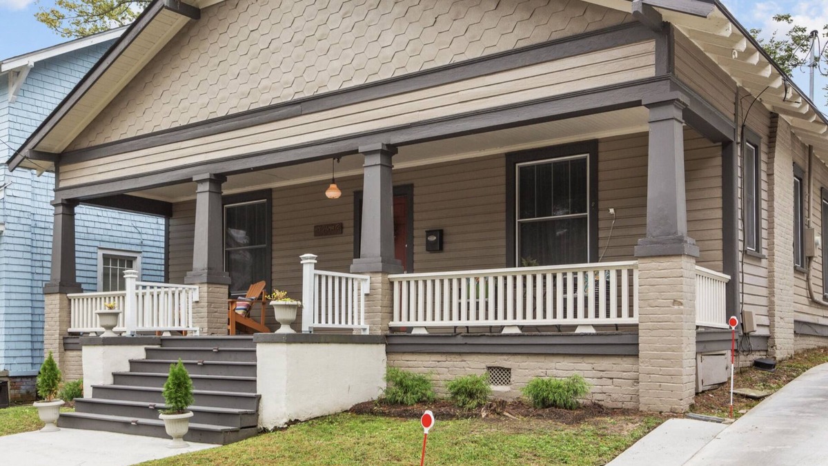 Greenville House | Historic Bungalow 2 Blocks from Uptown Action & 6 Blocks from ECU!