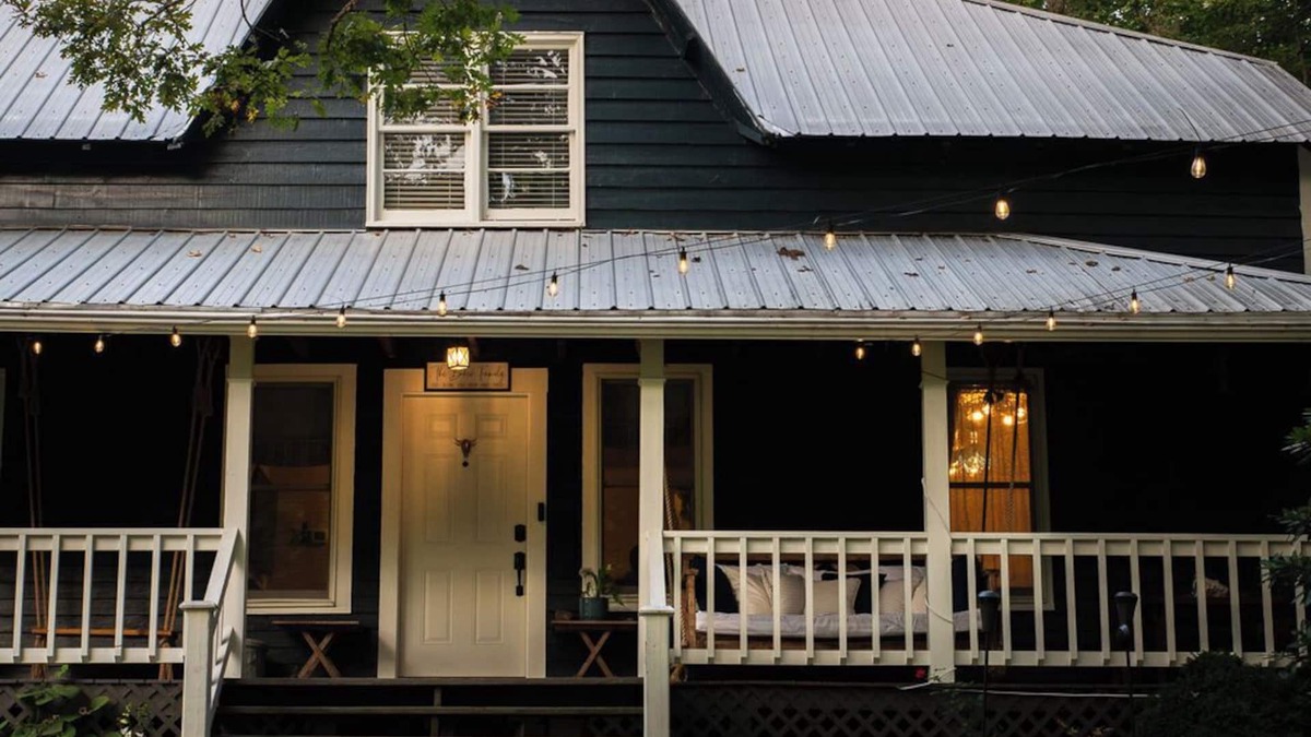 Celo Cabin | Historic cabin on 14 acres in the mountains of western NC, Wi-Fi & W-D