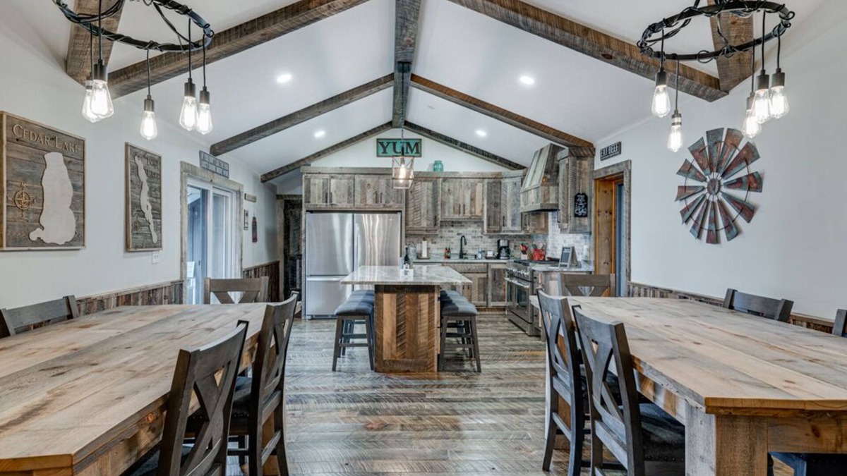 Luck Cabin | Historic Calderwood Lodge - Bone Lake - Luck, WI