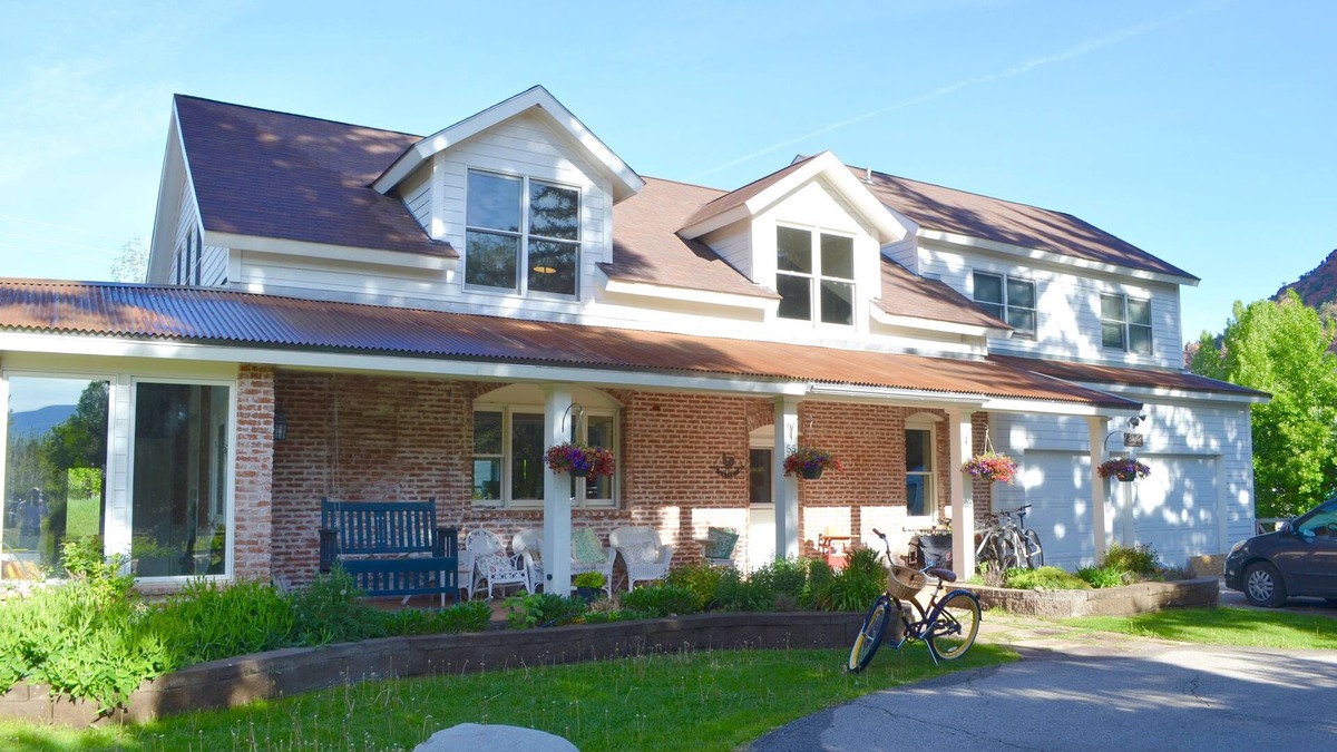 Carbondale Apartment | Historic Carbondale Schoolhouse/Luxury Apartment