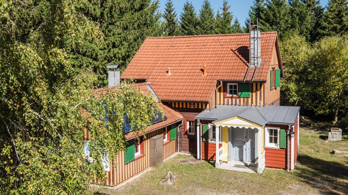 Wernigerode Ski Chalet | Historic Carlshaus - Secluded Chalet Sorrounded by Nature