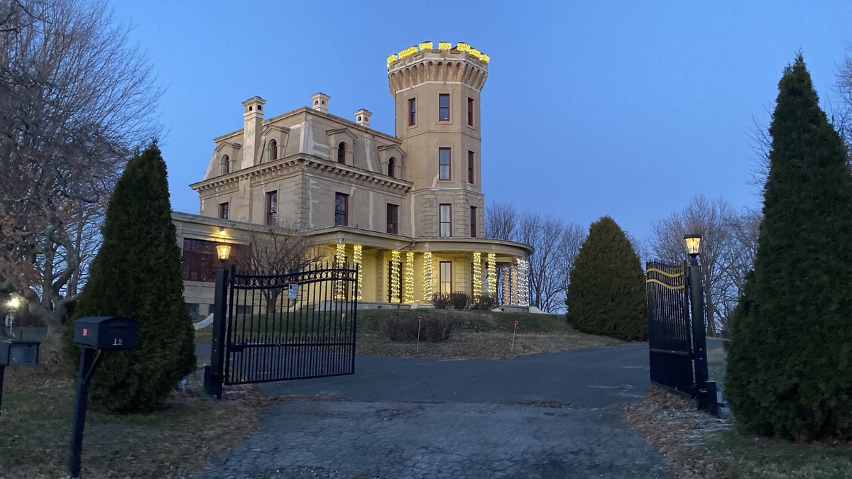 Rye Brook Villa | Historic Castle 1876 13 Mins to Wing Foot cc border of GREENWICH and New York