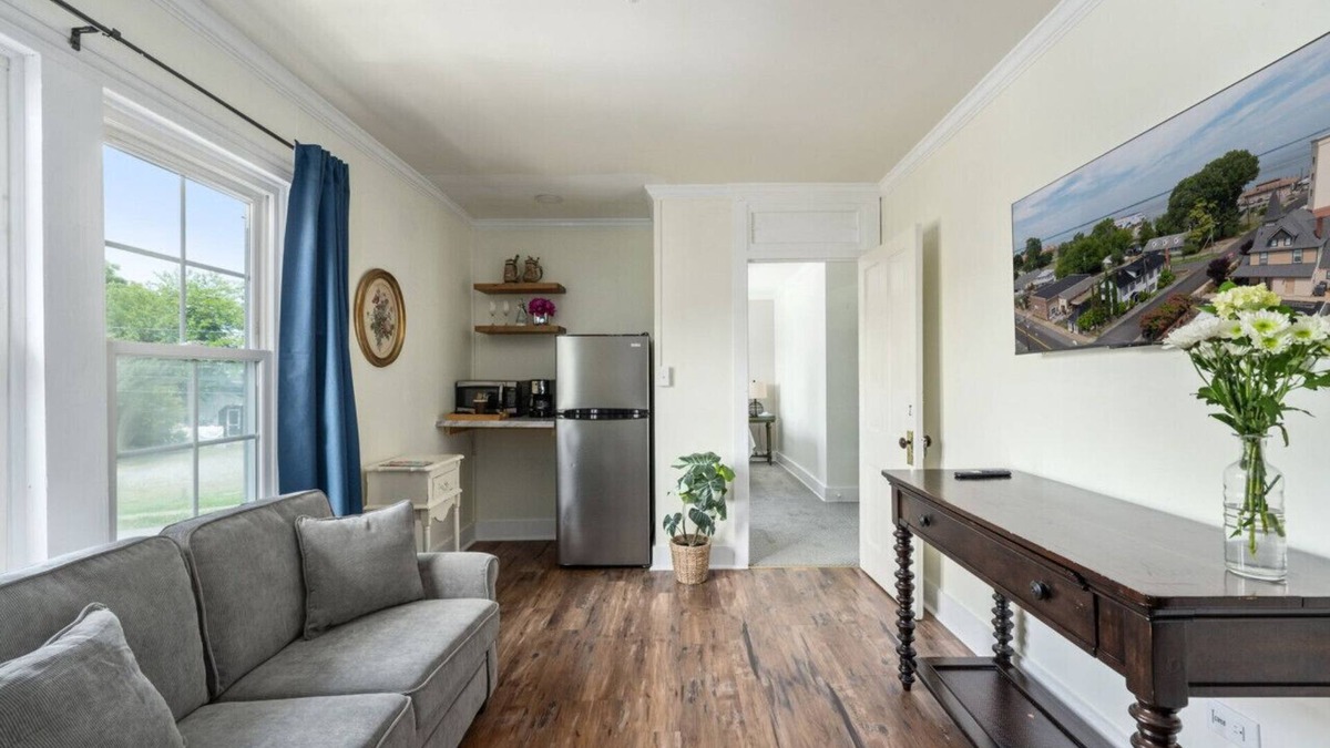 Issue Hotel | Historic charm with modern amenities
