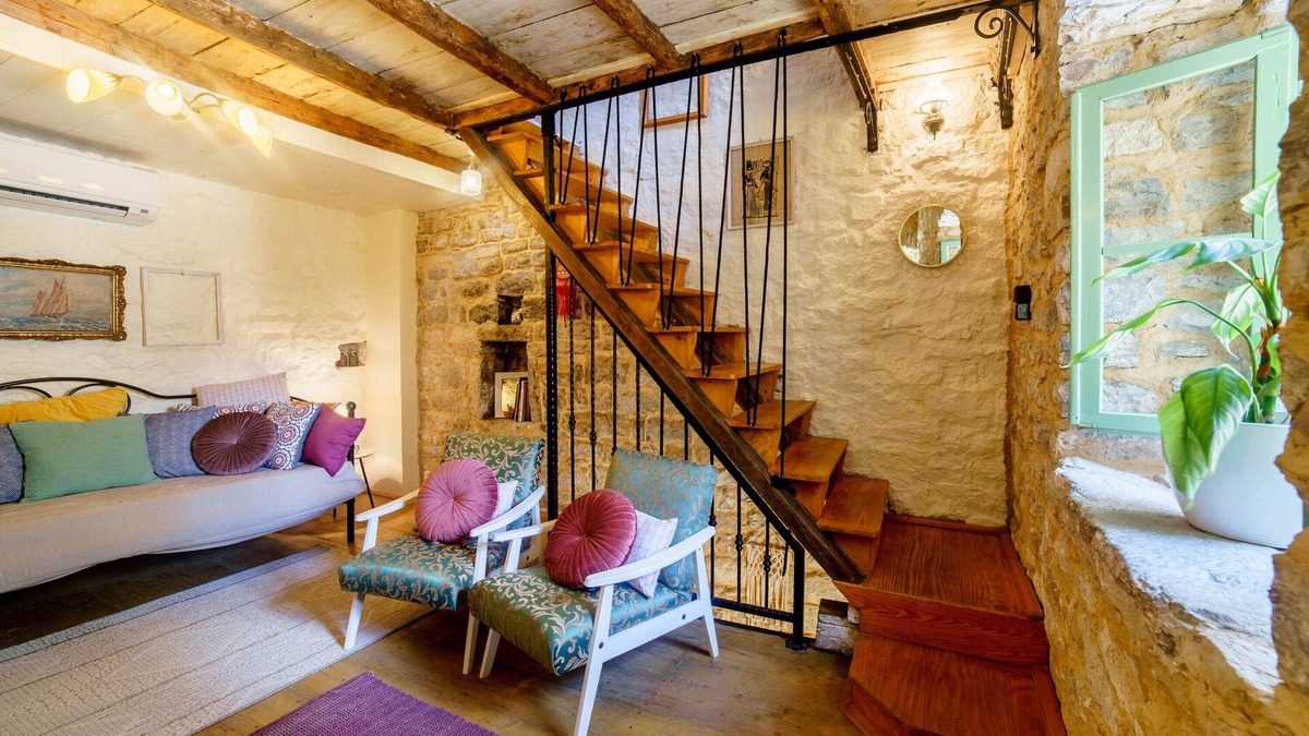 Kastel Sucurac House | Historic & Charming Stone house Kala by the sea