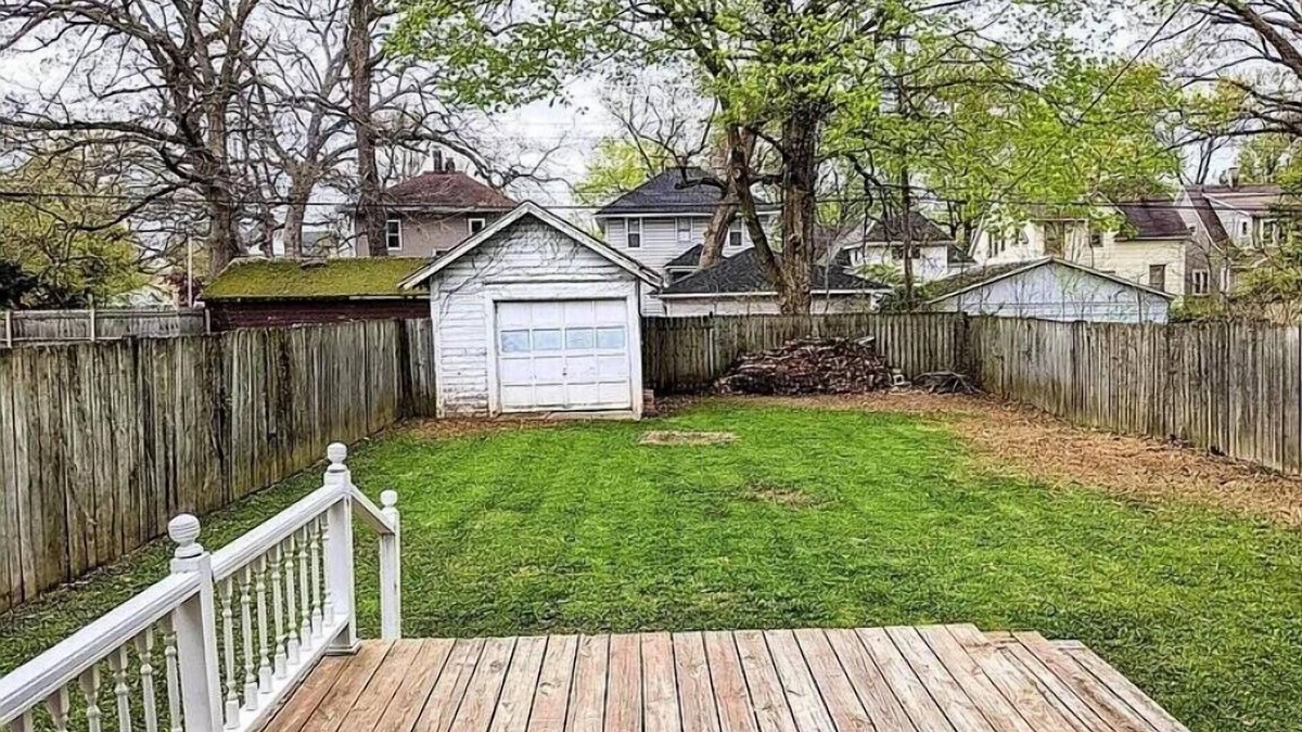 Decatur House | Historic Charming 4BR on the WestEnd near Millikin