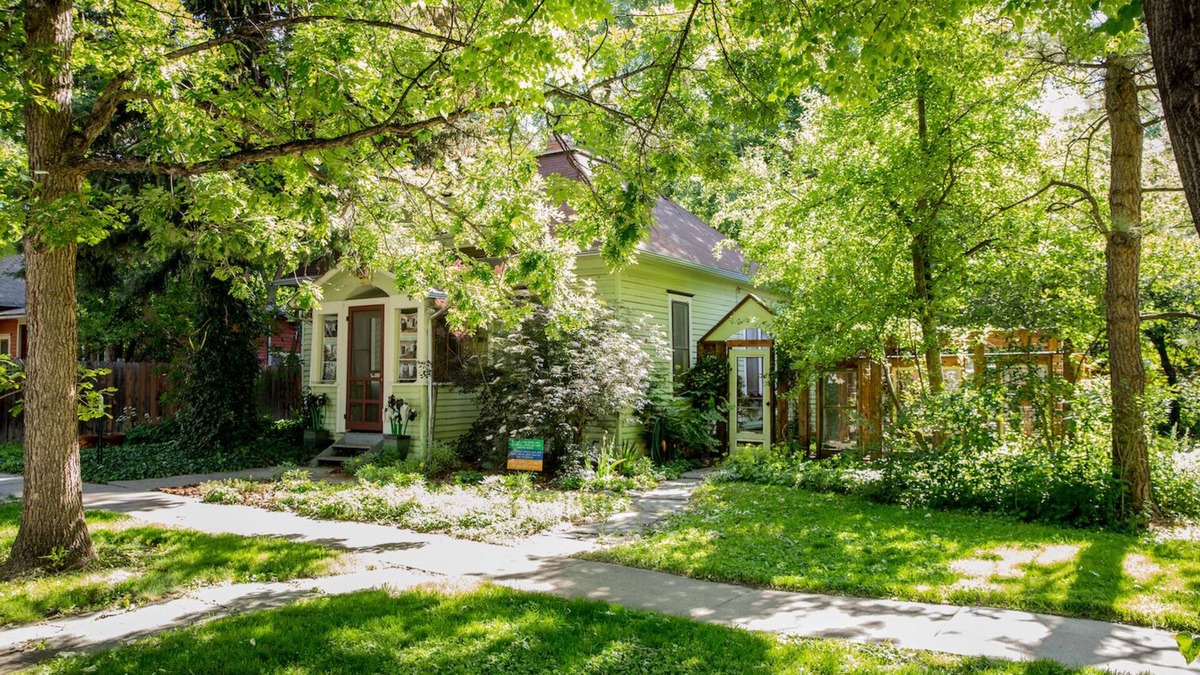 Old Town West House | Historic Charming Bungalow in the Heart of Old Town