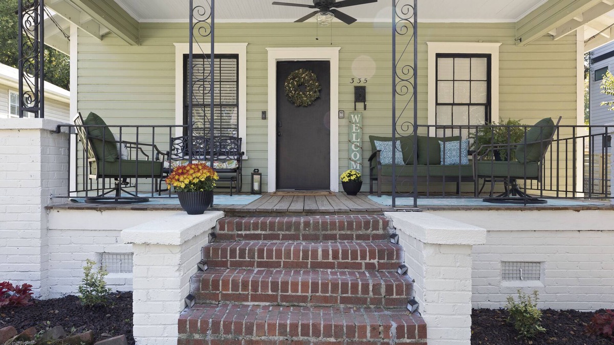Cherry House | Historic Cherry Bungalow -Midtown less than 1 mile from City Center