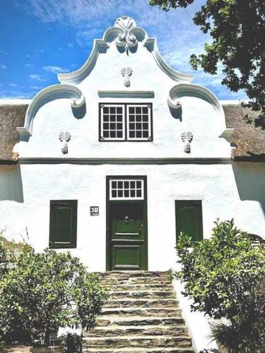 Tulbagh Villa | Historic Church Street Charmer!