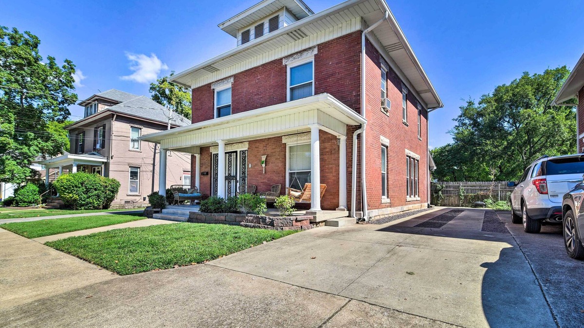 Bowling Green House | Historic College Hill Home w/Front Porch!