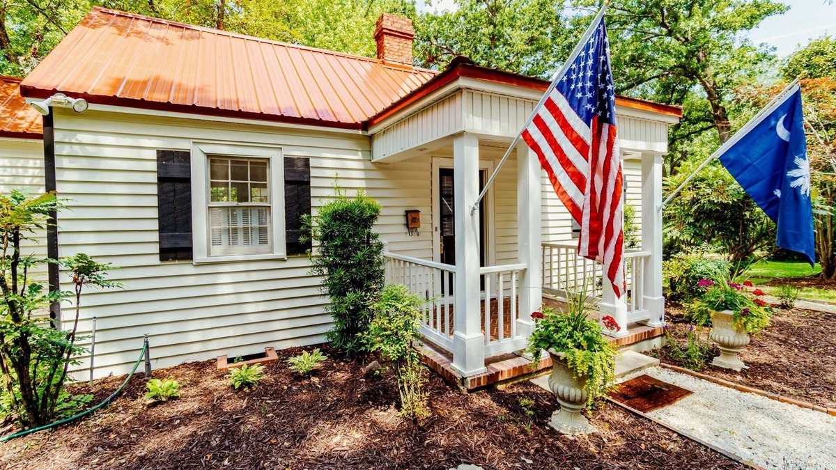 Aiken Cottage | Historic Cottage - At Hopelands Gardens close to Hitchcock Woods (Remodeled)