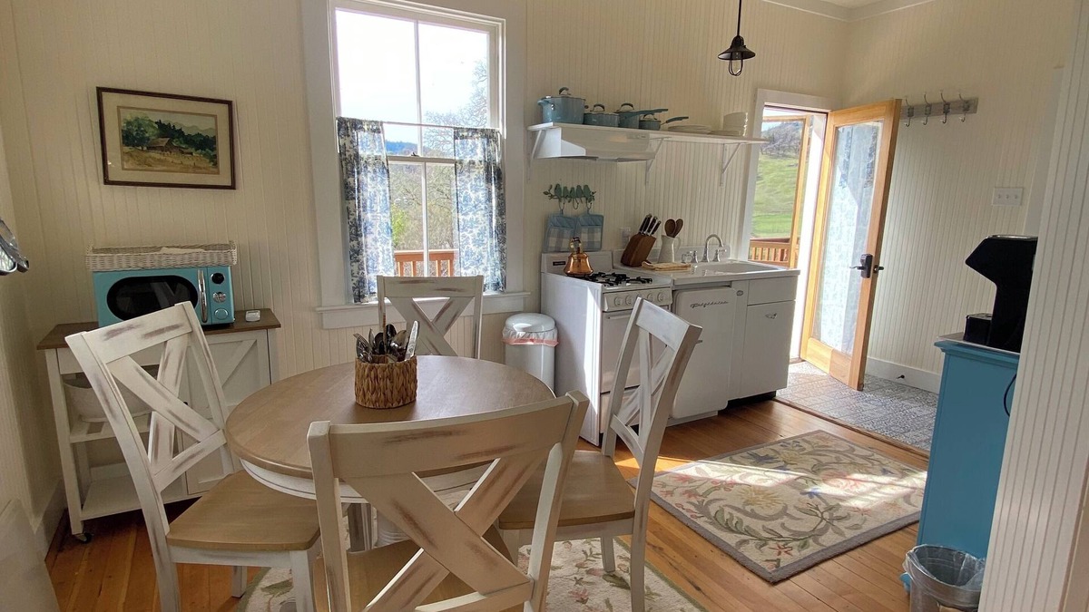Willits Cottage | Historic Cottage at Ridgewood Ranch, Home of Seabiscuit