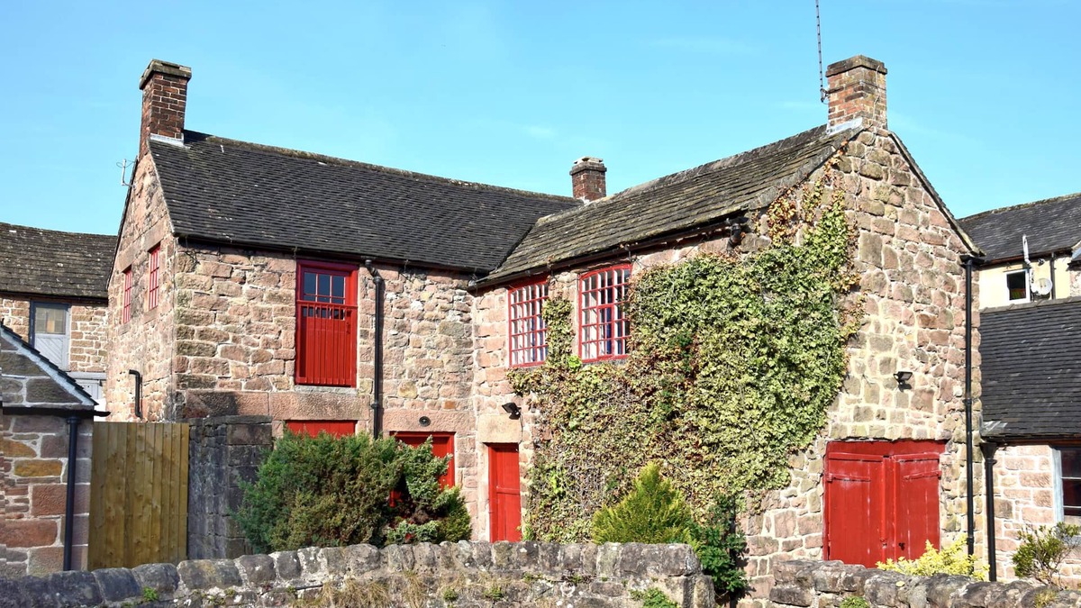 Cromford Cottage | Historic Cottage in a Traditional Mill Village