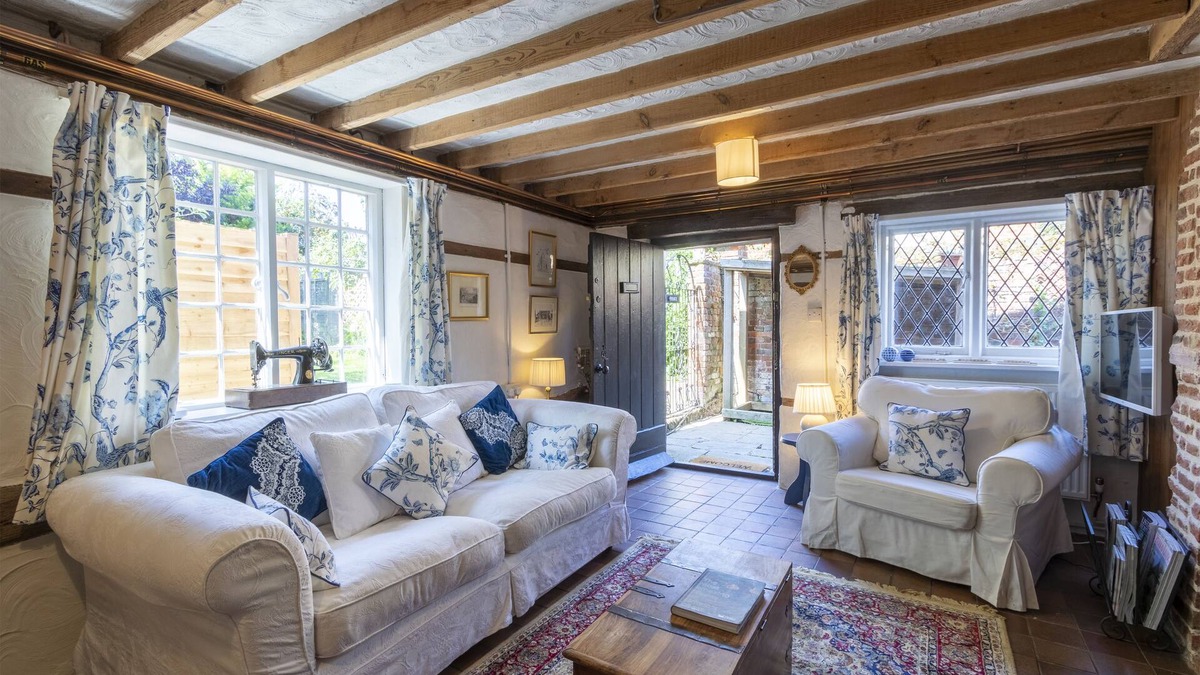Bridge House | Historic Cottage in village very close to Canterbury