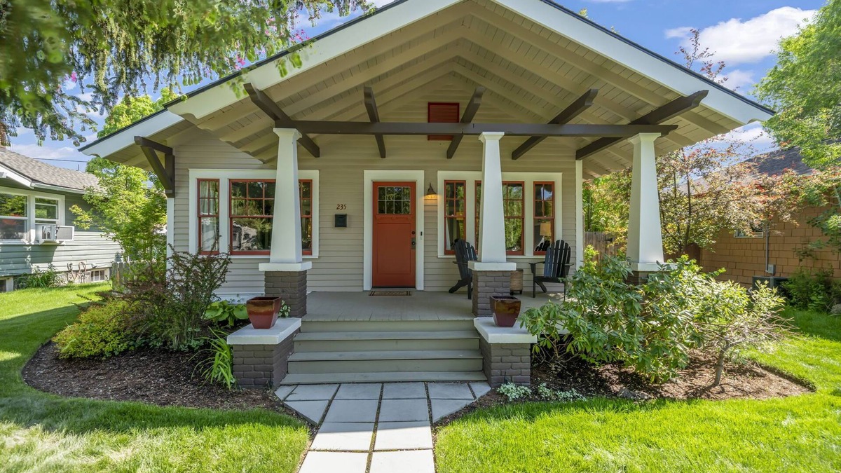 Old Bend House | Historic Craftsman Bungalow, Just Steps to Downtown ~HOT TUB!~