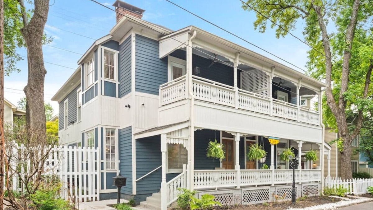 Oakland House | Historic Craftsman Walking Distance Best of ATL