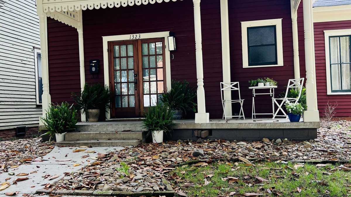 Downtown Little Rock House | Historic Cumberland Magnolia, steps from restaurants, shopping and coffee shops.