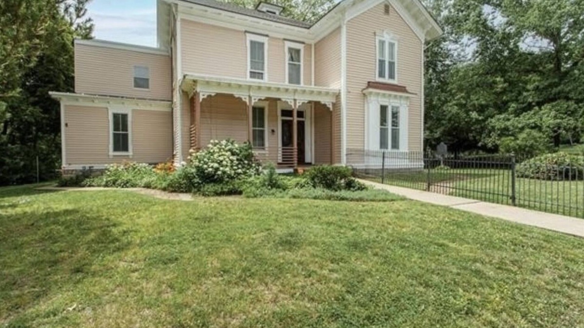 Leavenworth House | Historic David Brewer Victorian