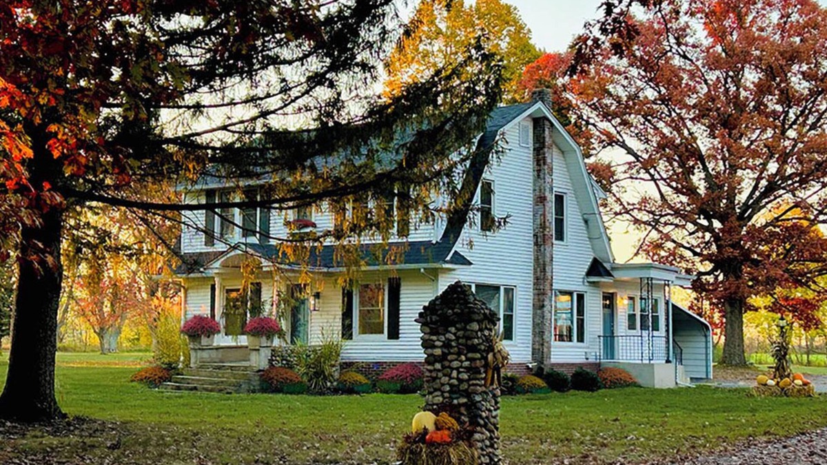 Delavan Lake Other | Historic Delavan Lake Farmhouse. Walk to Beach/Boat Launch. Mins to Lake Geneva!