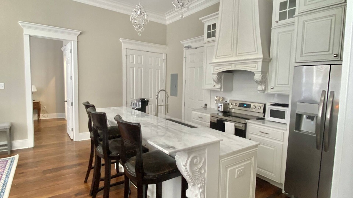 Crowley Apartment | Historic downtown apartment on main street