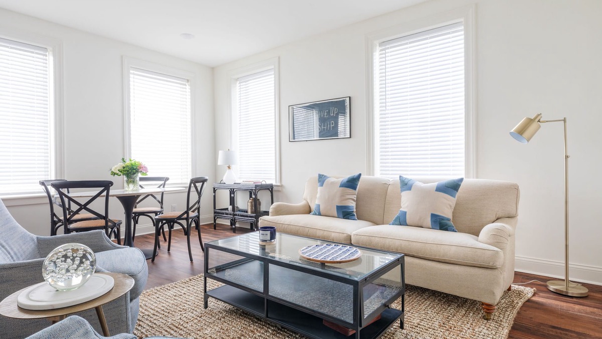 West Main Historic District Apartment | Historic Downtown flat with amazing River views! Hosted by Stay@713