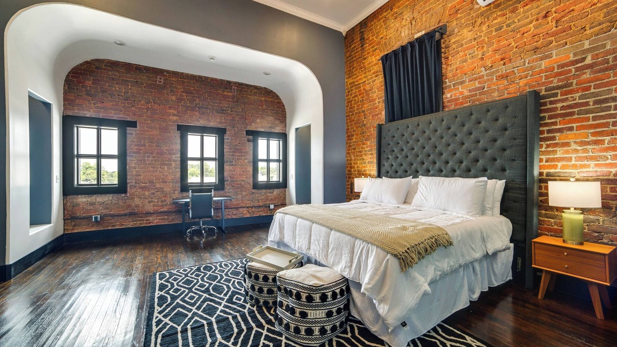 Marshall Apartment | Historic Downtown Location: Marshall Studio Escape
