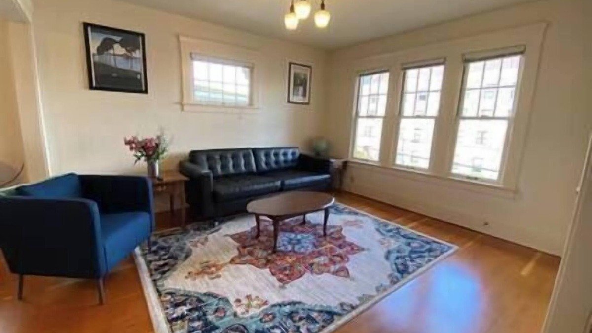 Astoria Apartment | Historic Downtown Riverview Flat, No. 3