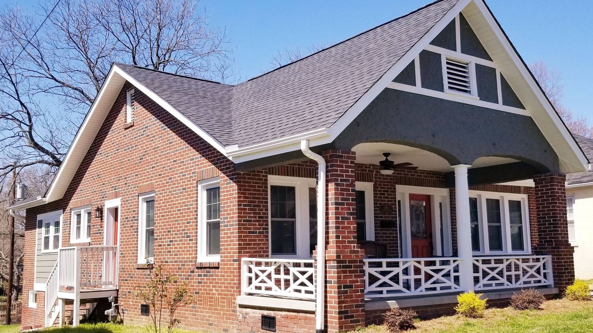 Burlington House | Historic & Elegant B-Town Bungalow