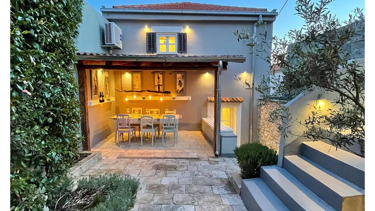 Jezera House | Historic Ensemble of two houses, garden, courtyard and parking