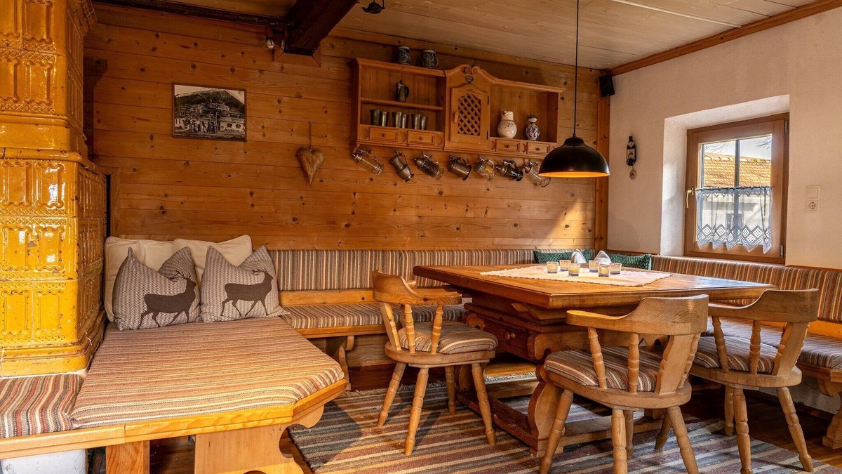Glatzham House | Historic farmhouse: 200 years old meets new
