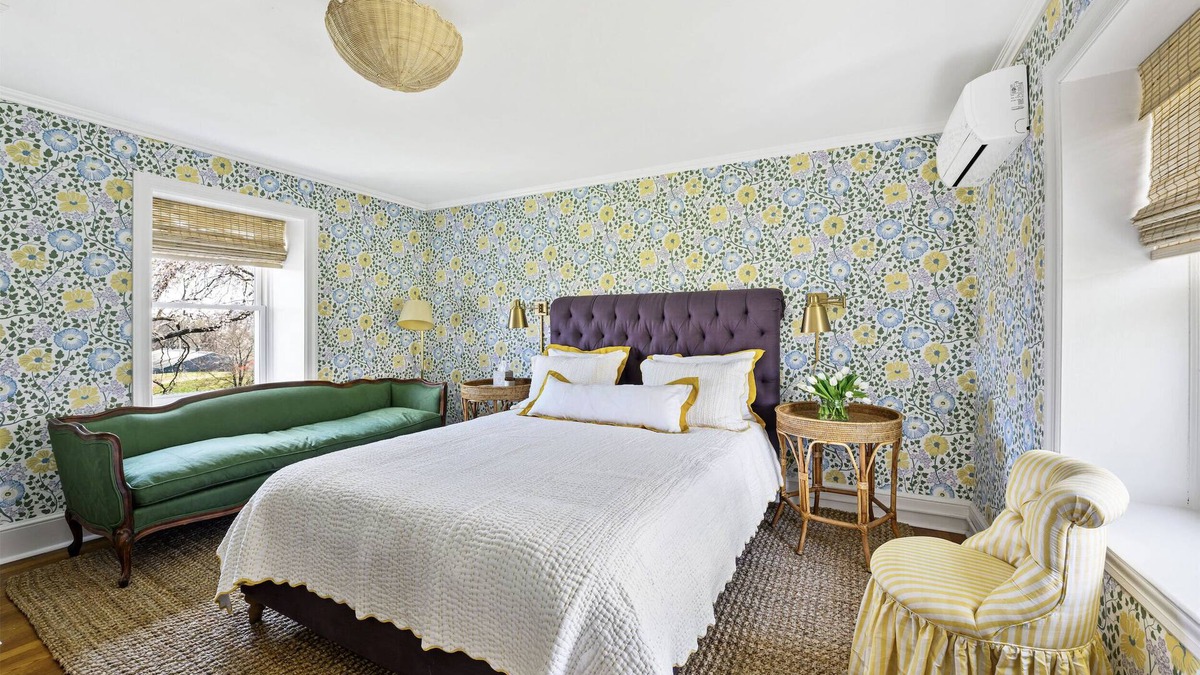 Washington House | Historic Farmhouse on Sprawling 55 acre Horse Farm