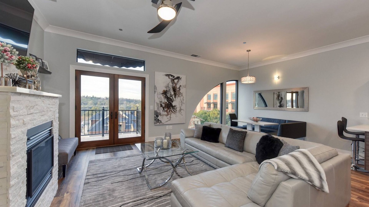 Folsom Apartment | Historic Folsom Penthouse