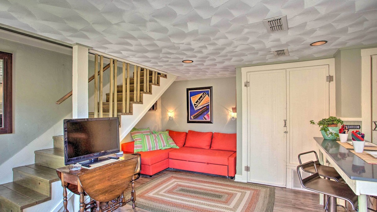 Fairmount Cottage | Historic Fort Worth Cottage w/Shared Pool!