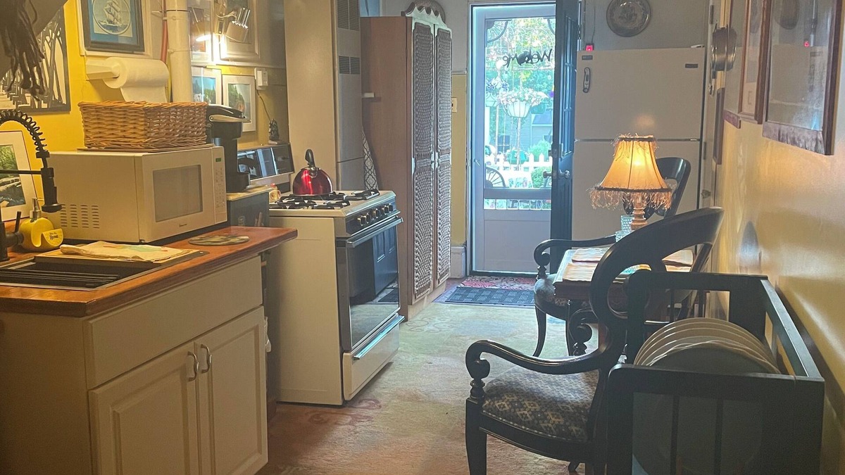 Manistee House | Historic French Farm 1861 Victorian with Award Winning Gardens
