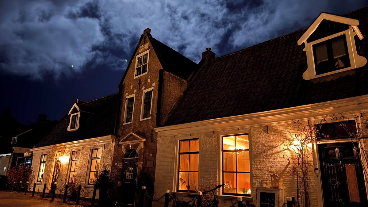 Grou House | Historic Gateway'vacation'House, for romance in heart of downtown with courtyard garden