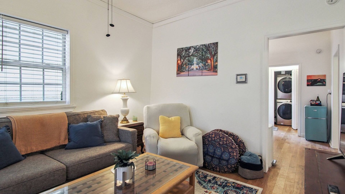 Historic Downtown Savannah House | Historic Gem on Nicoll St - Steps to Forsyth Park & River St!