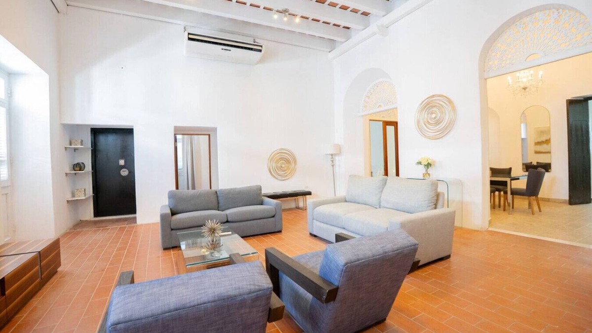 Catedral Apartment | Historic Gem, Steps to Cafes & Nightlife
