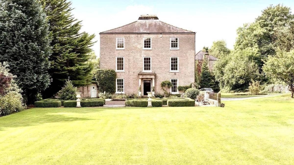 Richmond House | Historic Georgian Villa in Richmond by the River Swale