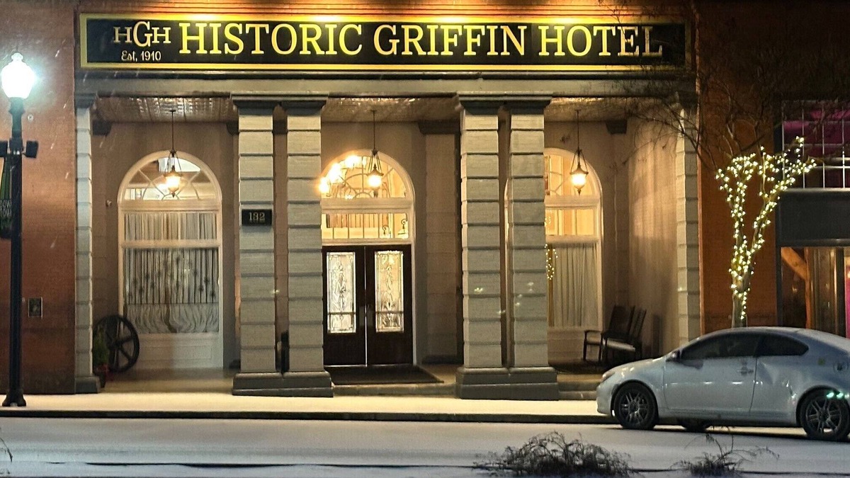 Downtown Hotel | Historic Griffin Hotel