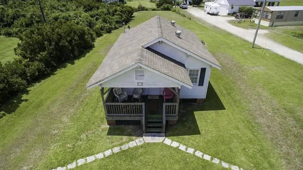 Harkers Island House | Historic Harkers Island Bungalow