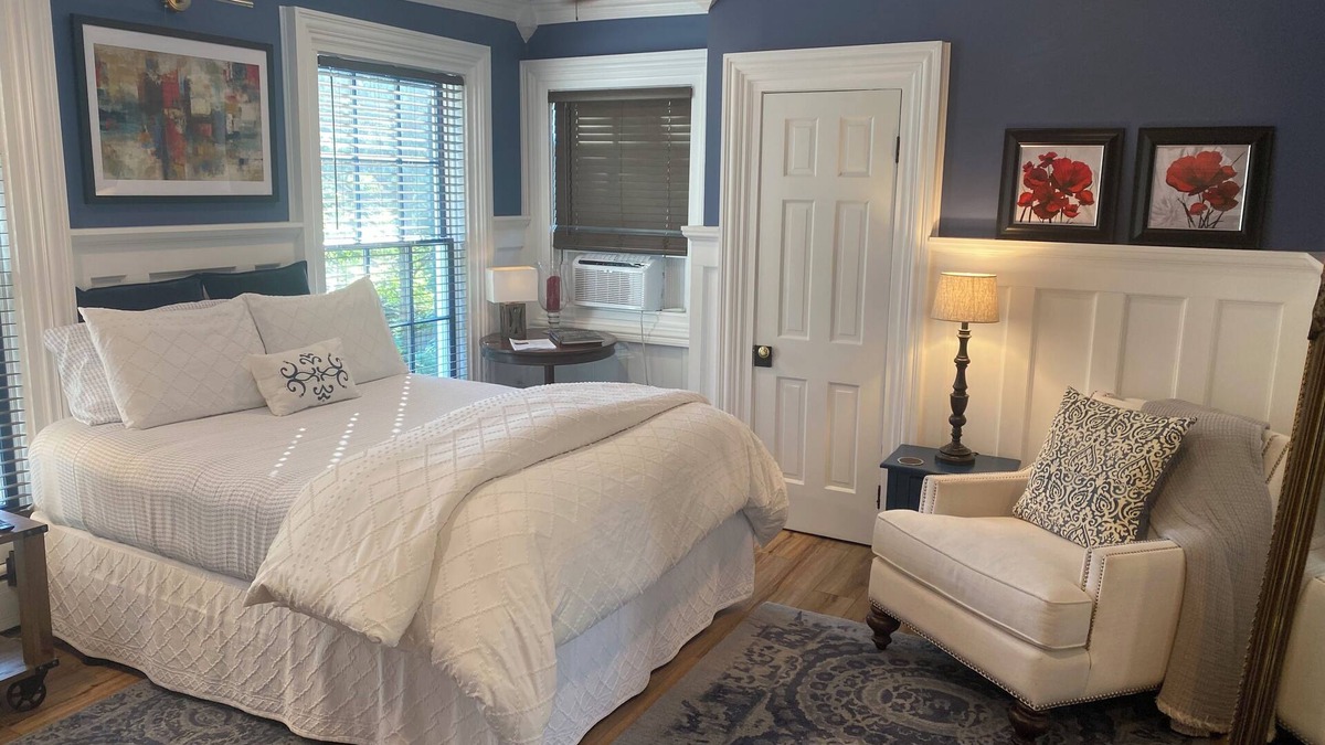 Church Hill Apartment | Historic Haven in Church Hill