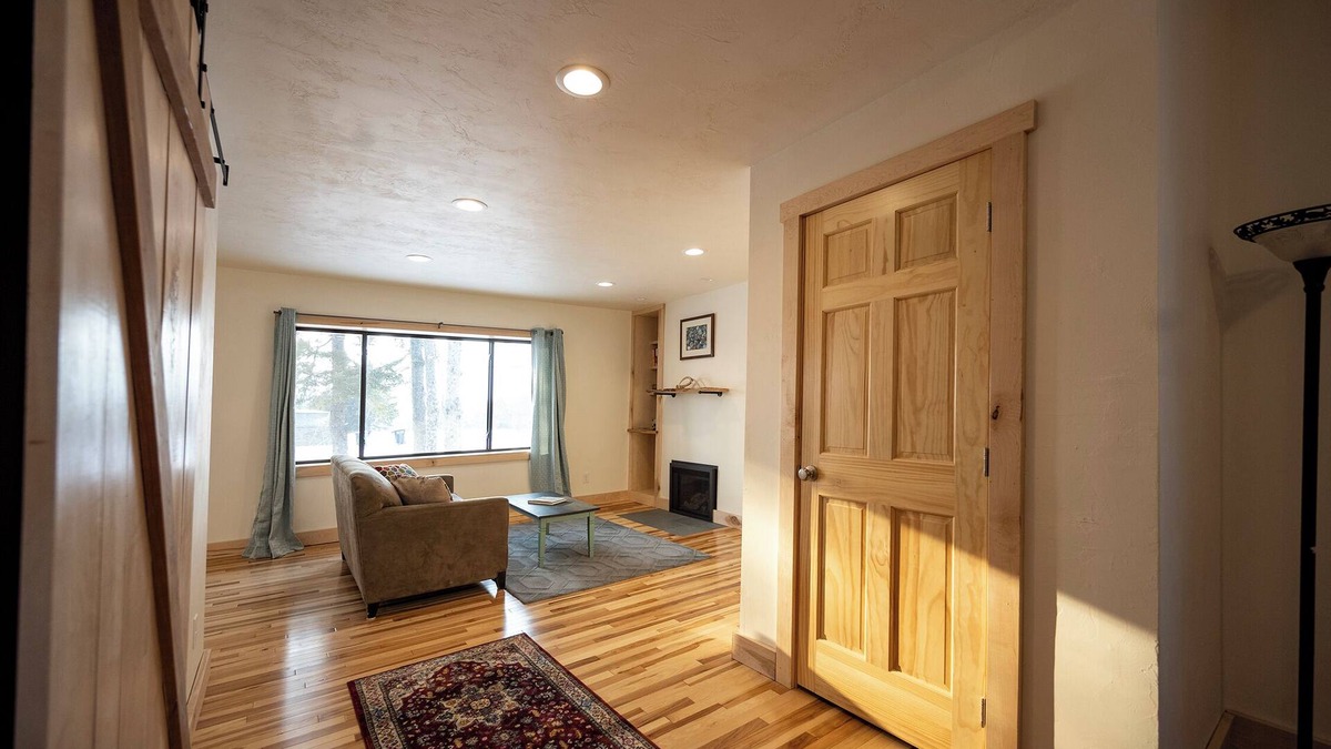 Washburn Apartment | Historic Hawkes Apartment-downtown washburn, close to beaches, restaurants, etc