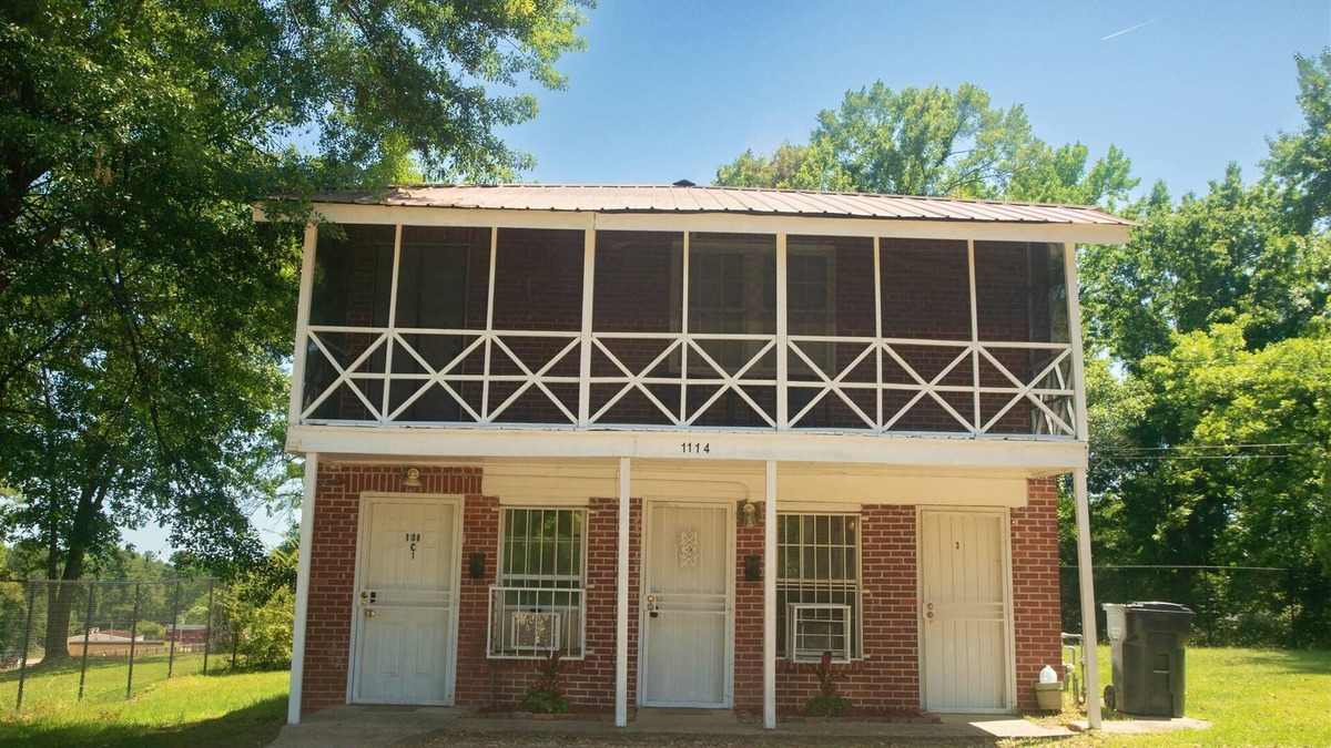 Tuskegee House | HISTORIC HILL APARTMENTS (Duplex)