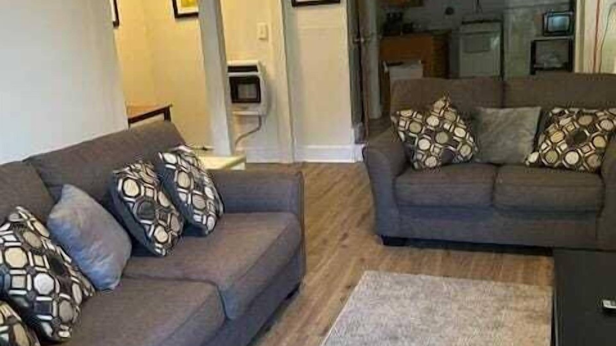 Tuskegee Apartment | HISTORIC HILL APT2 (Downstairs)