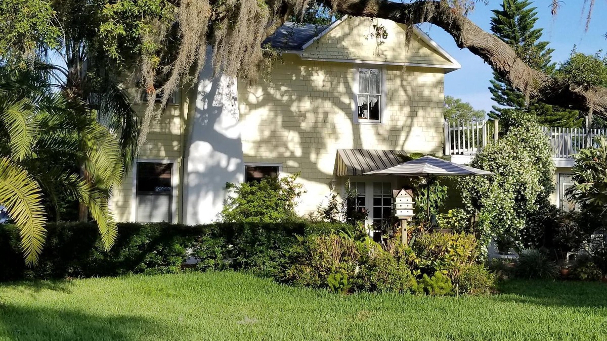Tarpon Springs Apartment | Historic Home/Apt.