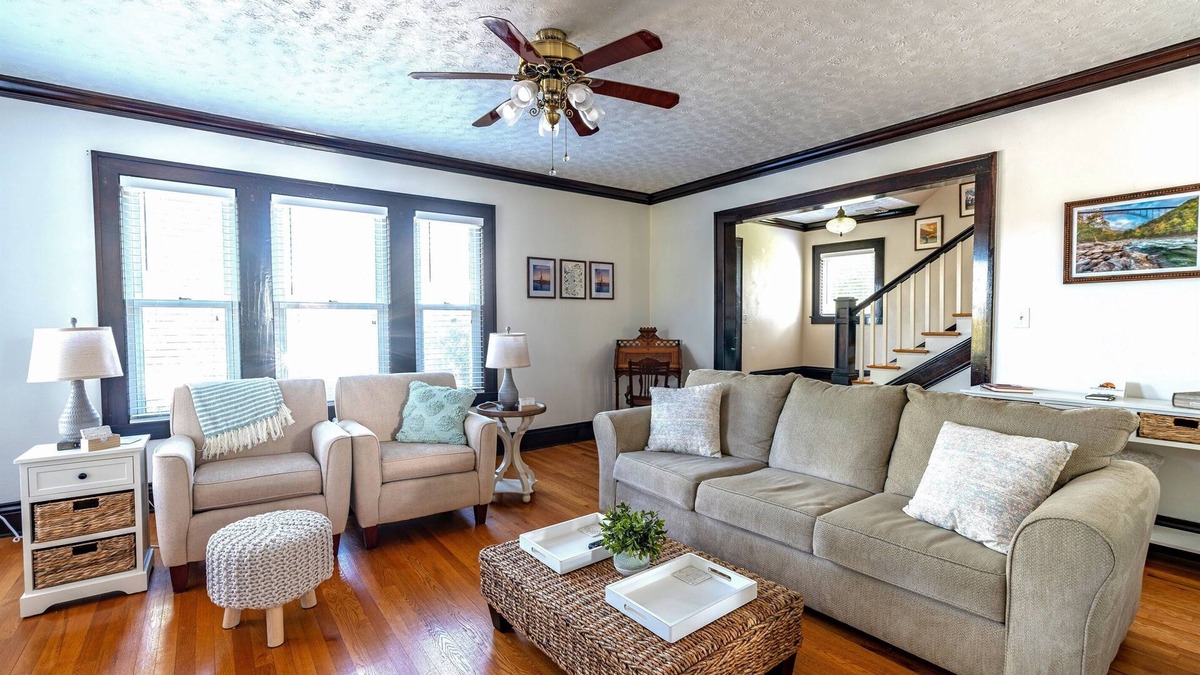 Summerlee House | Historic home. New River Gorge + Firepit +Gameroom, sleeps 10