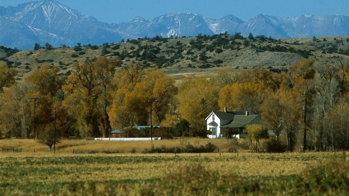 Big Timber House | Historic Home on 800 Acre Ranch on Banks of Yellowstone River