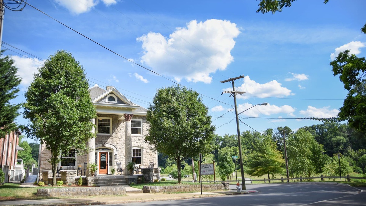 Roanoke House | Historic Home on the Greenway near Grandin Village & Downtown Roanoke.