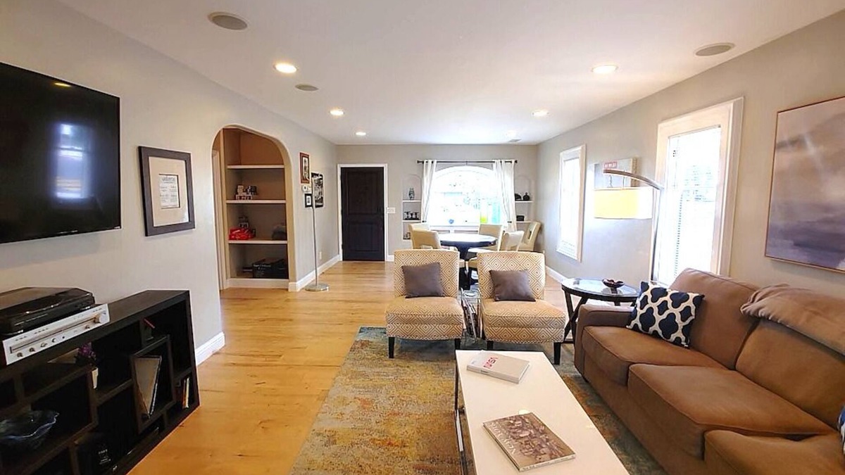 Lompoc House | Historic Home *reWine Mission* Walk Downtown: Coffee, Shop, Dine, Wines, Brews