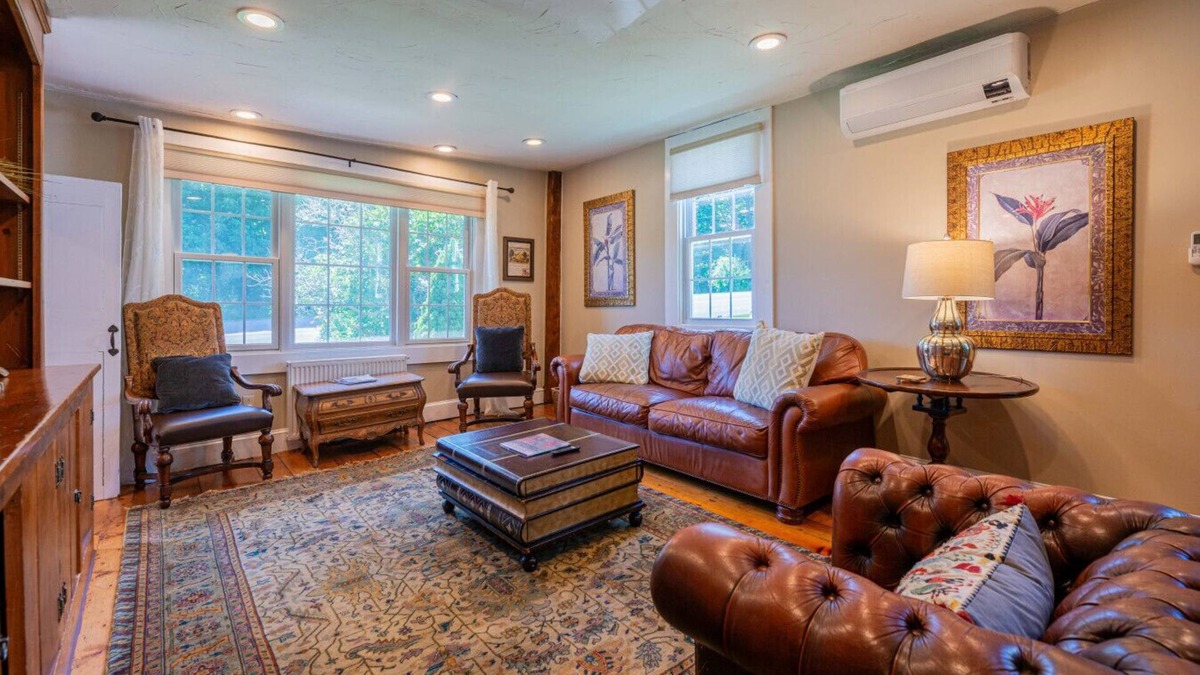 Manchester Center Apartment | Historic Home with Colonial Charm in Manchester
